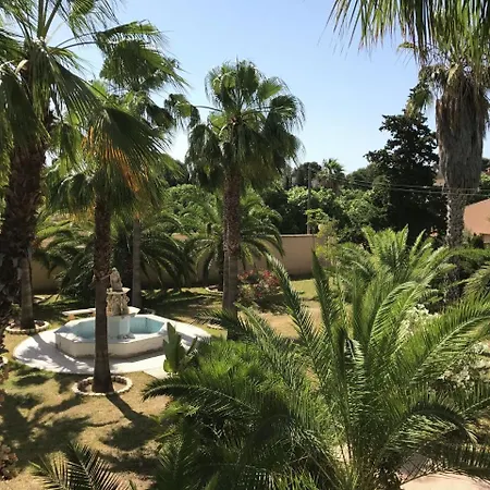 Luxurious With Private Swimming Pool In