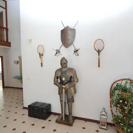 Luxurious With Private Swimming Pool In וילה *