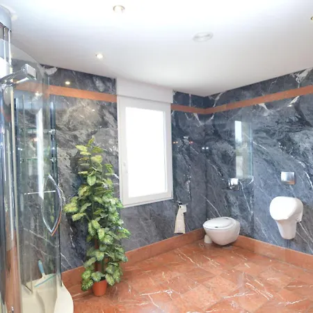 Luxurious With Private Swimming Pool In Villa *